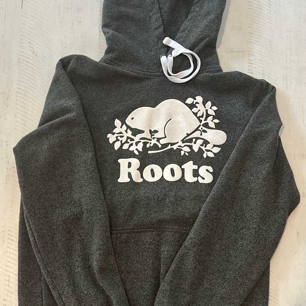 Roots White and Green Sweatshirt Casual Wear
